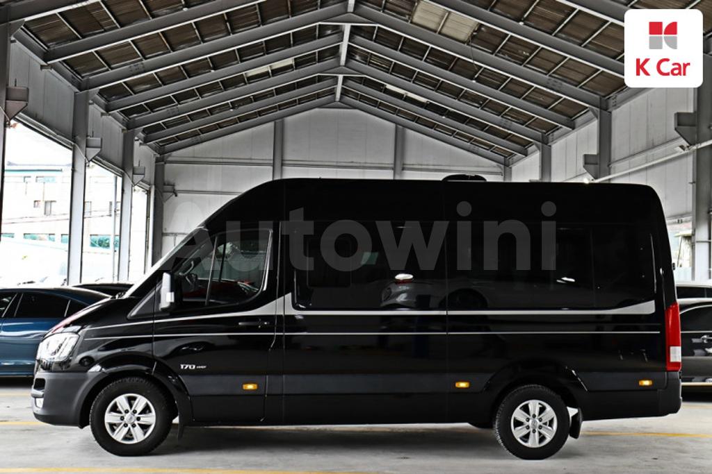 KMJUG17RPJC002416 2018 HYUNDAI SOLATI 15 SEATS-2