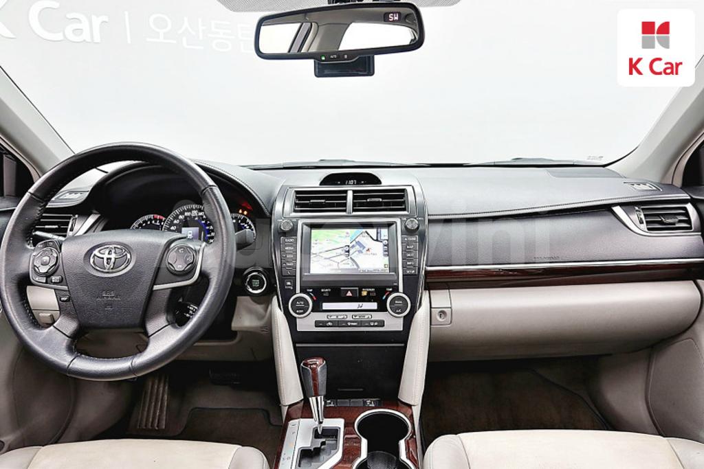 2014 TOYOTA  CAMRY 2.5 XLE - 8
