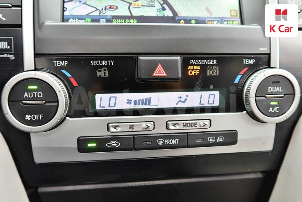 2014 TOYOTA  CAMRY 2.5 XLE - 15