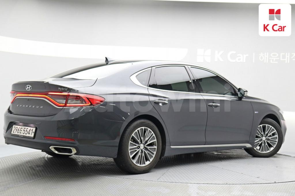 KMHF2413BKA026747 2019 HYUNDAI GRANDEUR IG HYBRID AZERA EXCLUSIVE-3
