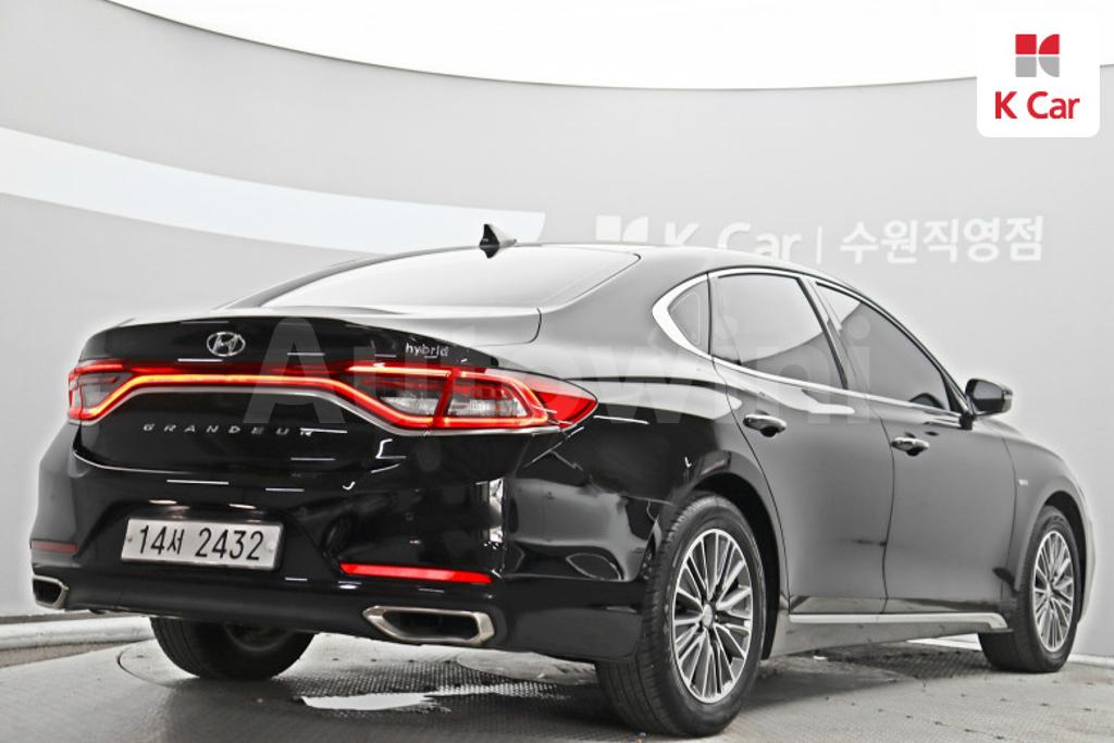 KMHF2413BJA016323 2018 HYUNDAI GRANDEUR IG HYBRID AZERA EXCLUSIVE-4