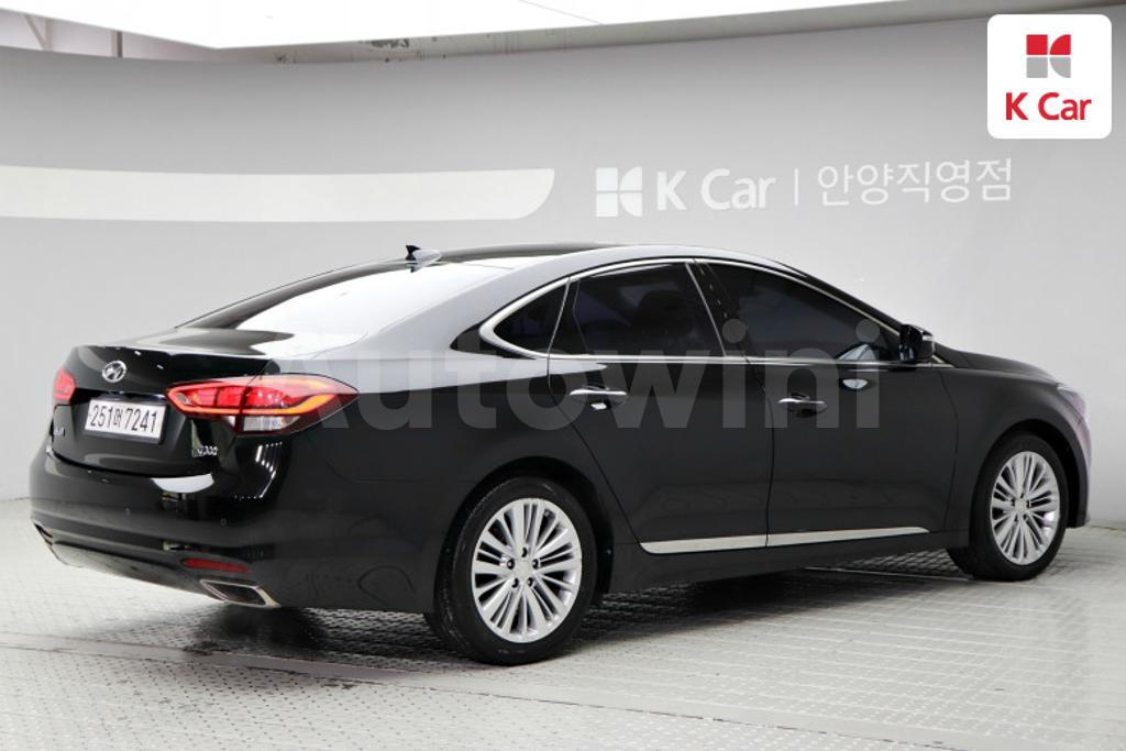 KMHFL411BHA013351 2017 HYUNDAI ASLAN G300 MORDERN-3