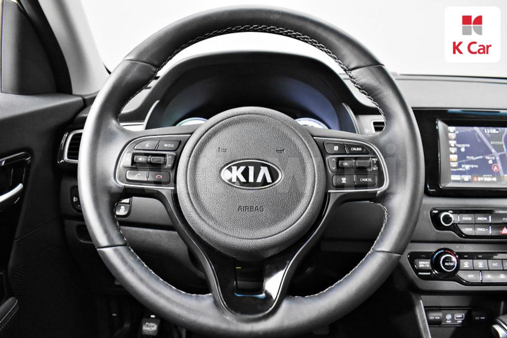 2018 KIA NIRO PRESTIGE - 9