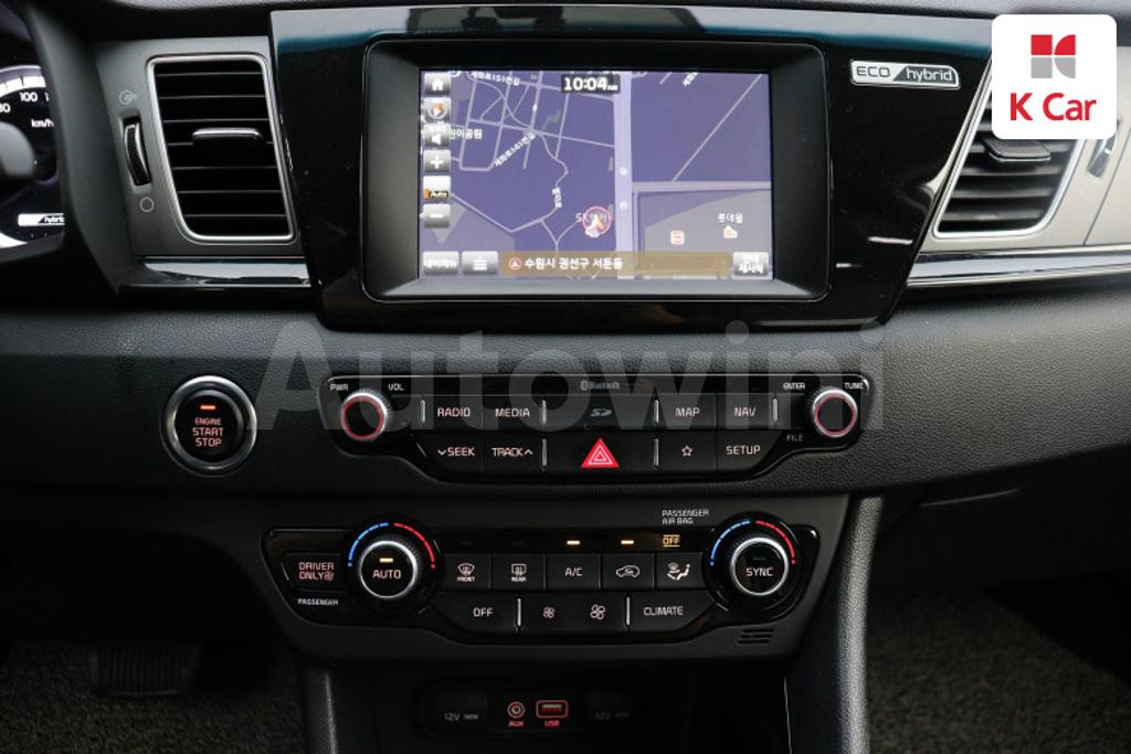2018 KIA NIRO PRESTIGE - 9