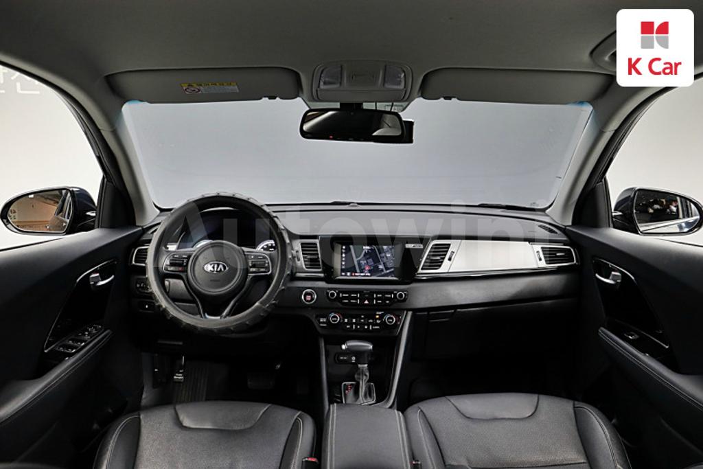 2017 KIA NIRO PRESTIGE - 7