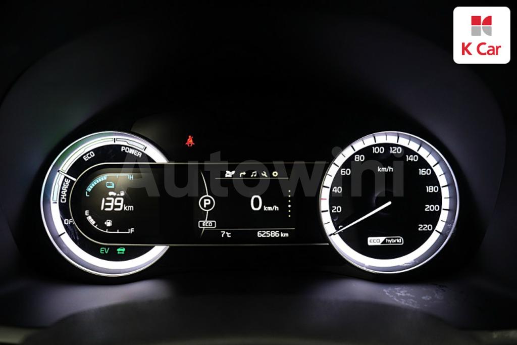 2017 KIA NIRO PRESTIGE - 10