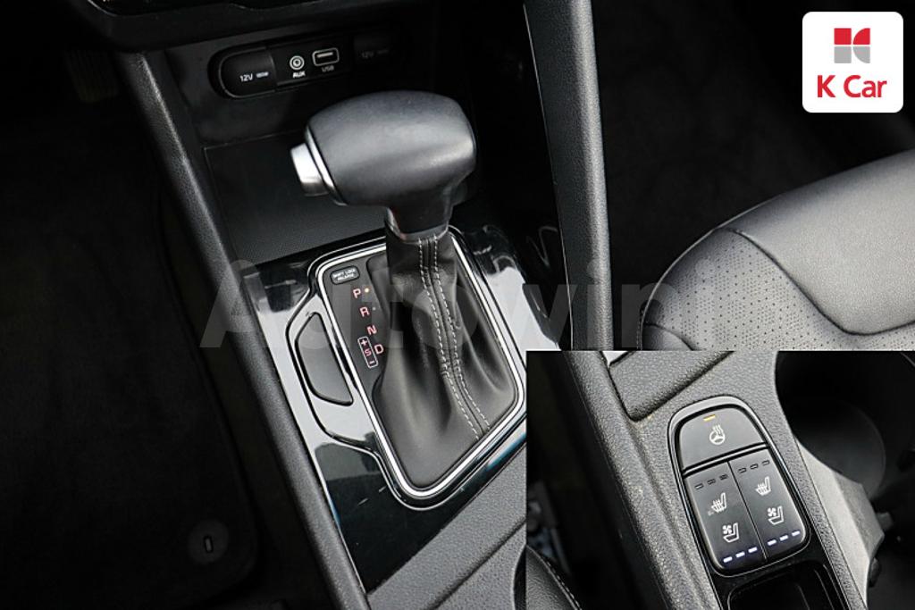 2017 KIA NIRO PRESTIGE - 11