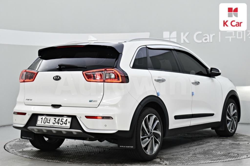 KNACC81CGJA201813 2018 KIA NIRO NOBLESSE-1