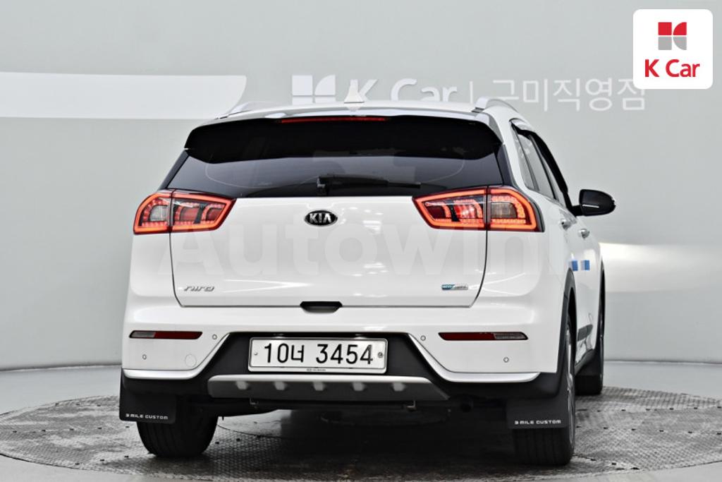 KNACC81CGJA201813 2018 KIA NIRO NOBLESSE-3