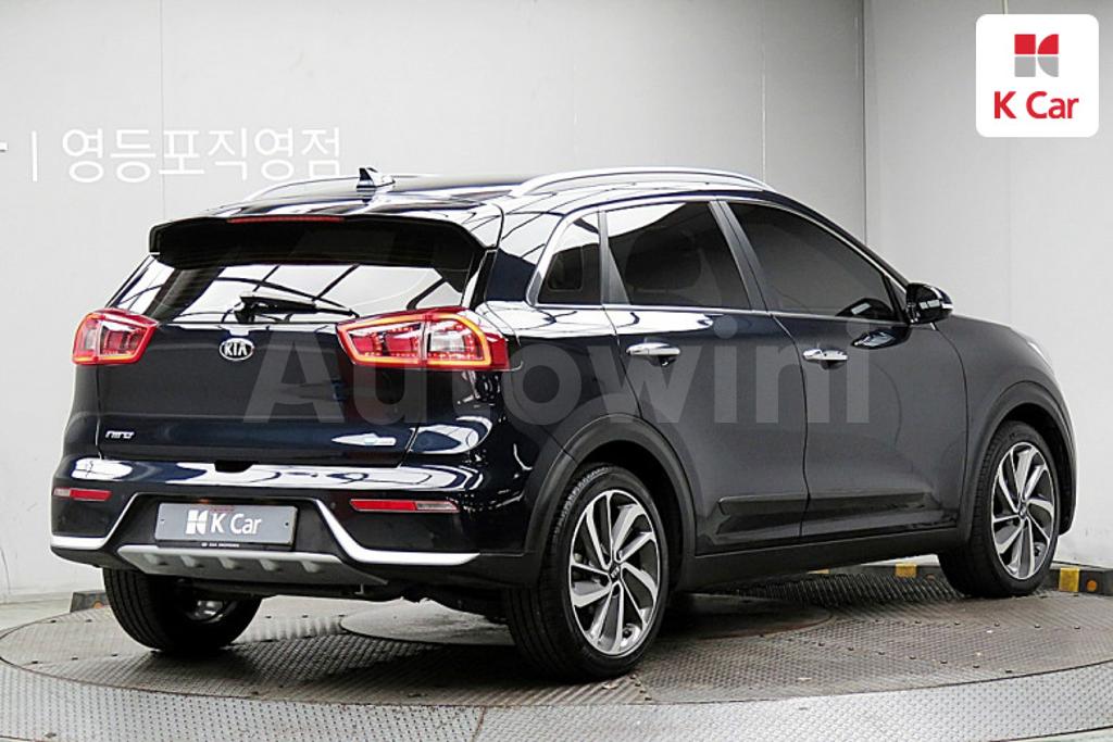KNACC81CGJA179956 2018 KIA NIRO NOBLESSE-1