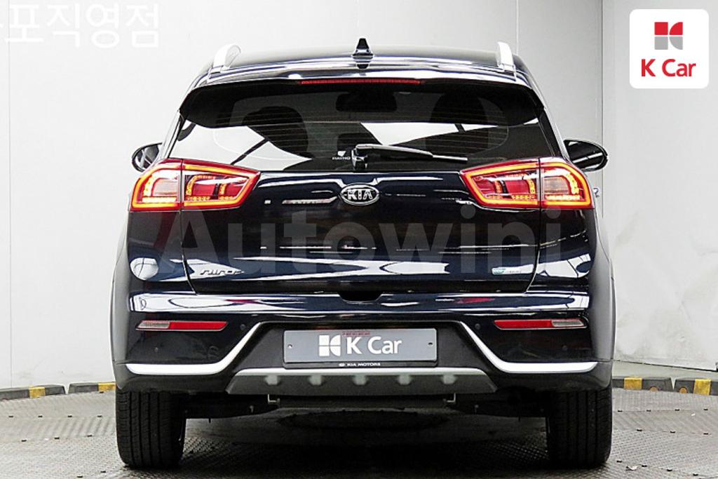 KNACC81CGJA179956 2018 KIA NIRO NOBLESSE-3