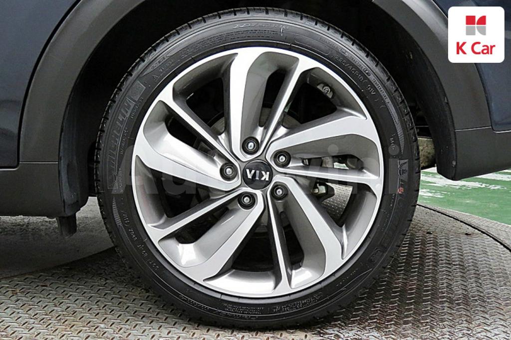 KNACC81CGJA179956 2018 KIA NIRO NOBLESSE-4