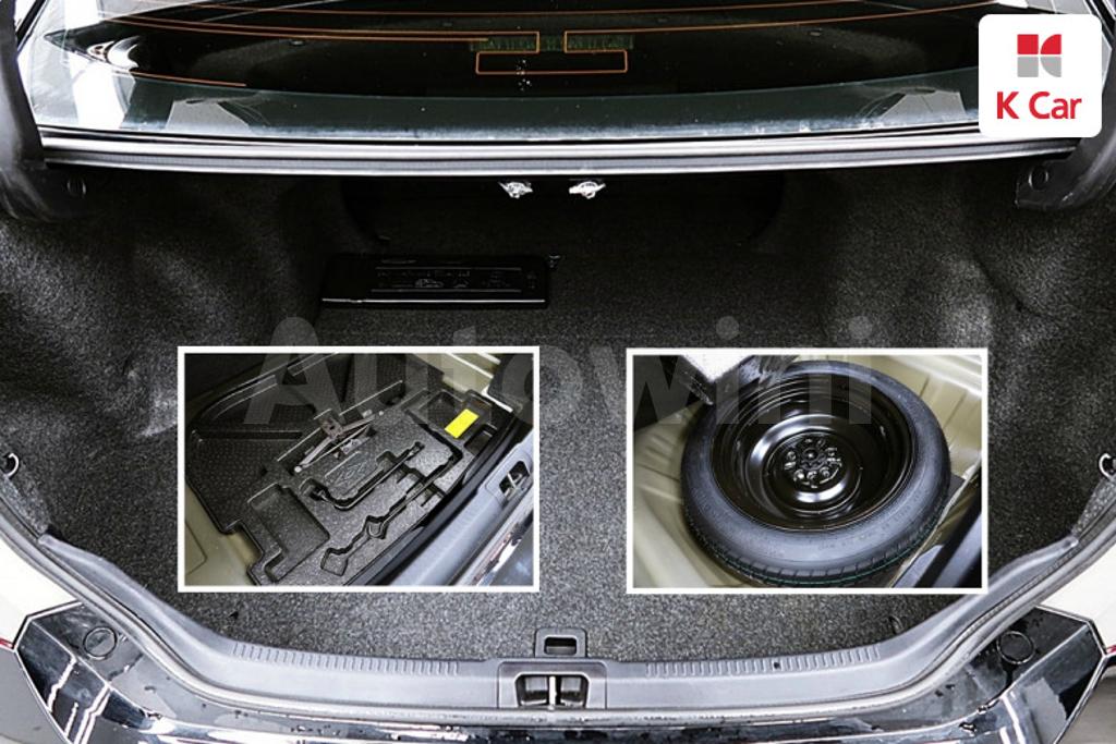 2015 TOYOTA  CAMRY 2.5 XLE - 16