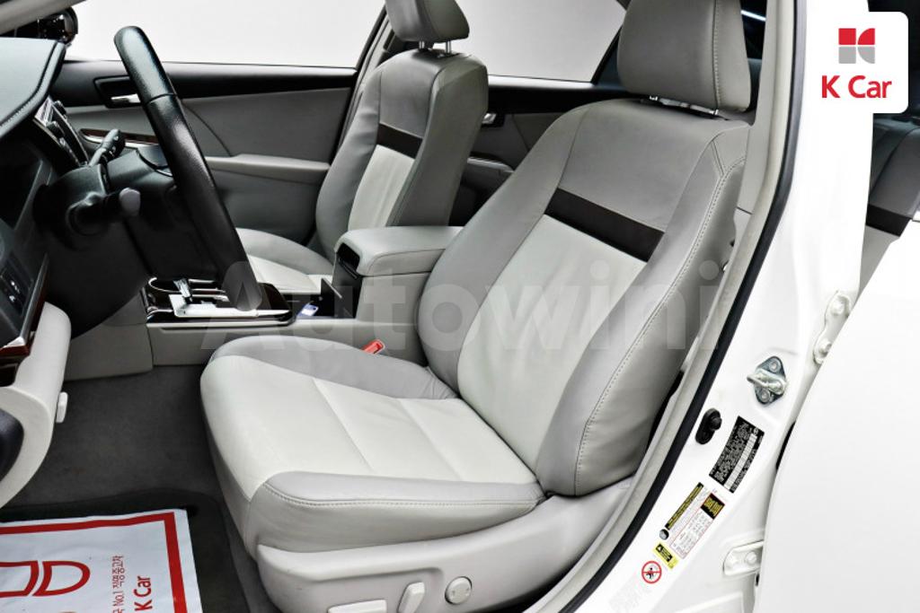 2012 TOYOTA  CAMRY 2.5 XLE - 7