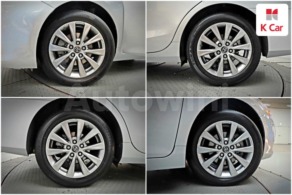 2017 TOYOTA  CAMRY 2.5 XLE - 19