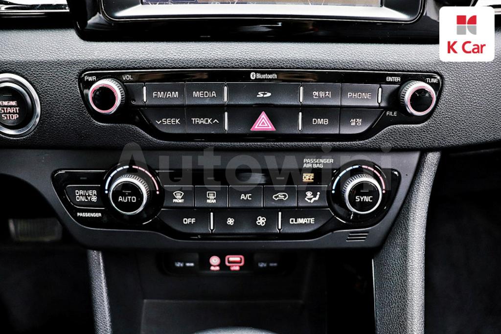 2017 KIA NIRO PRESTIGE - 14