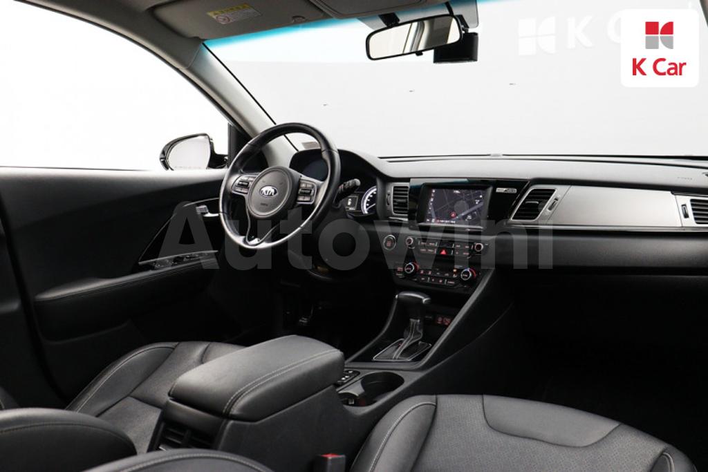 2018 KIA NIRO PRESTIGE - 7