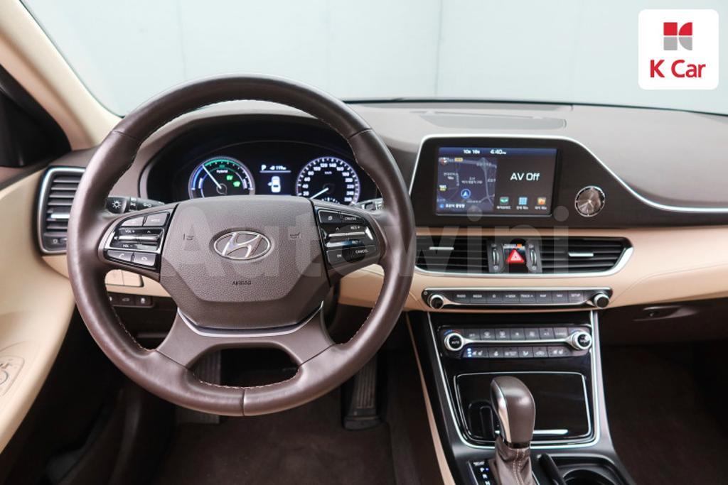 2019 HYUNDAI GRANDEUR IG HYBRID AZERA PREMIUM - 17
