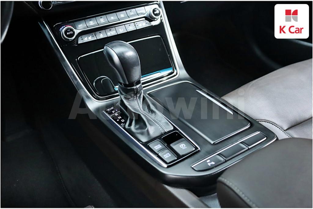 2018 HYUNDAI GRANDEUR IG HYBRID AZERA PREMIUM - 17