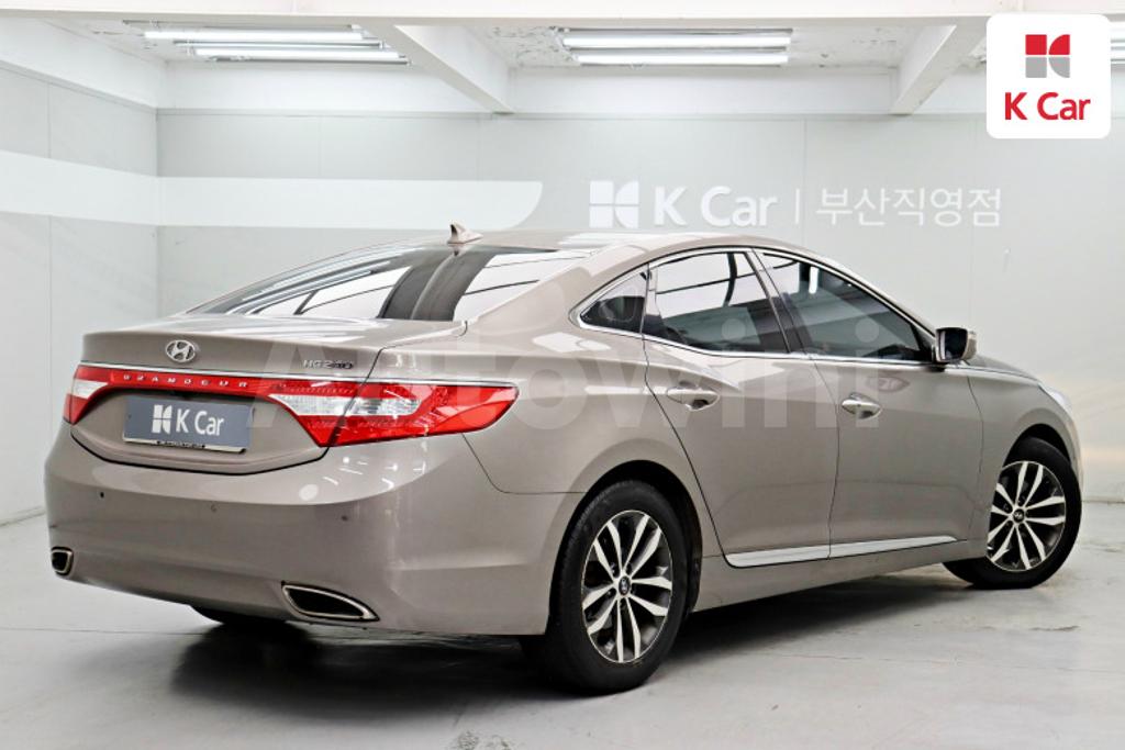 2012 HYUNDAI GRANDEUR HG AZERA HG240 LUXURY - 4