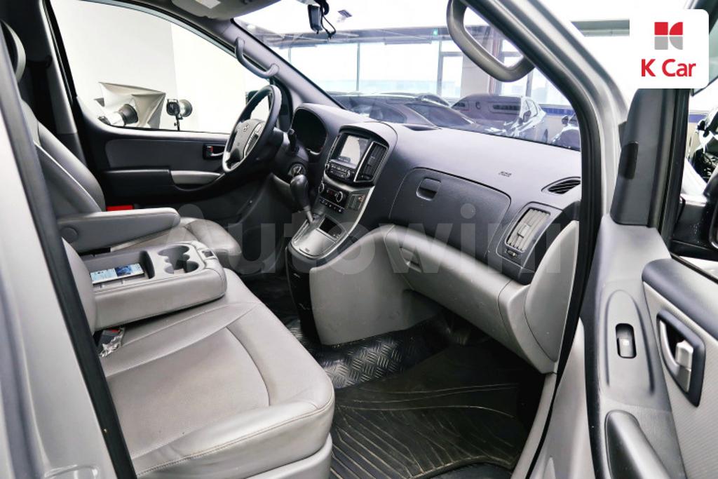 2017 HYUNDAI GRAND STAREX H-1 3 SEATS LPI VAN - 9