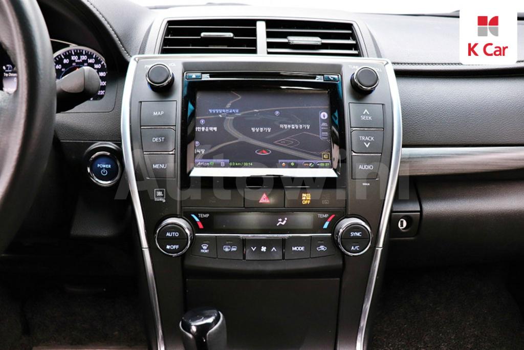 2017 TOYOTA  CAMRY HYBRID XLE - 9