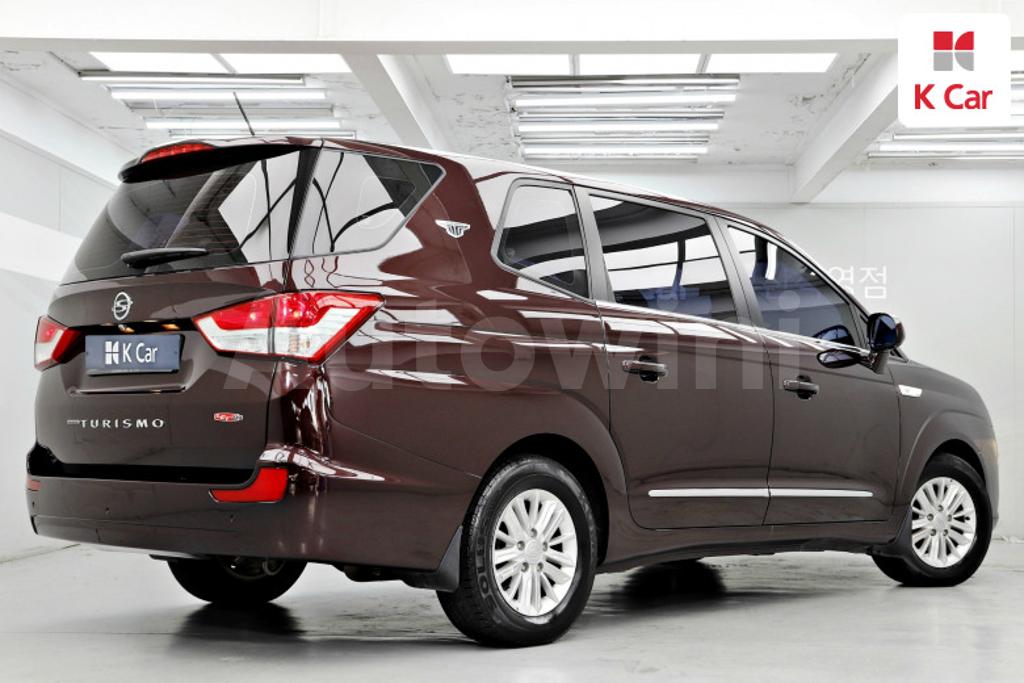 KPDKFDNE1GP108385 2016 SSANGYONG KORANDO TURISMO 2WD TX 11 SEATS-1