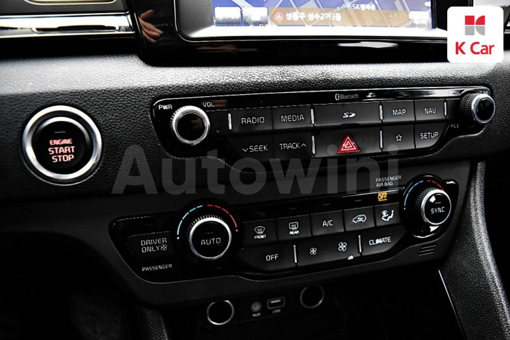 2018 KIA NIRO PRESTIGE - 11