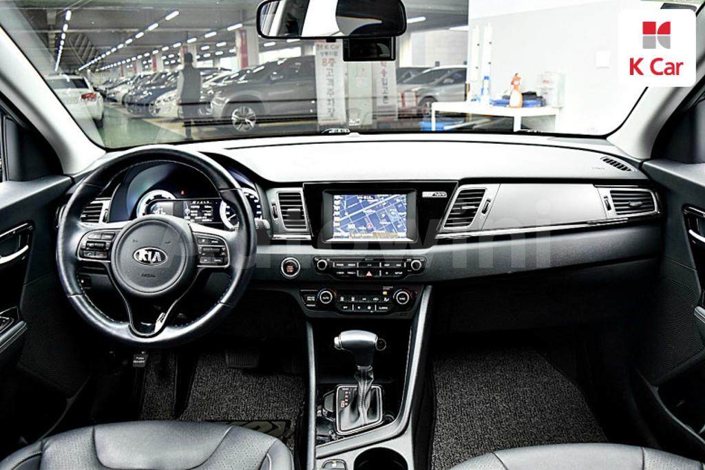 2018 KIA NIRO PRESTIGE - 12