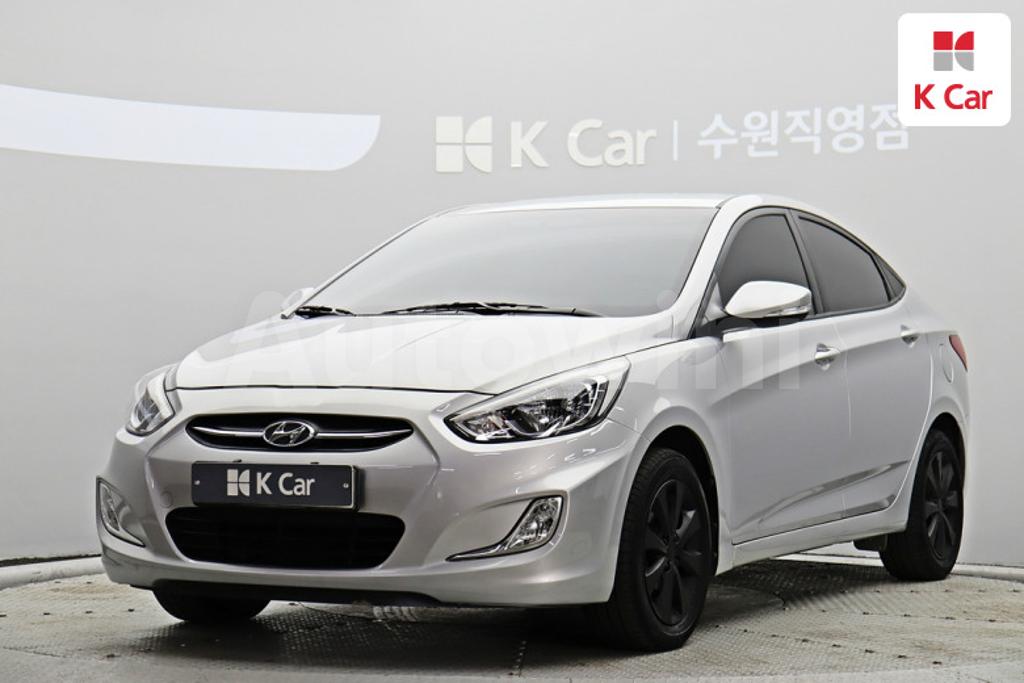 KMHCT41BEHU323822 2017 HYUNDAI ACCENT  1.4 VVT MORDERN-0