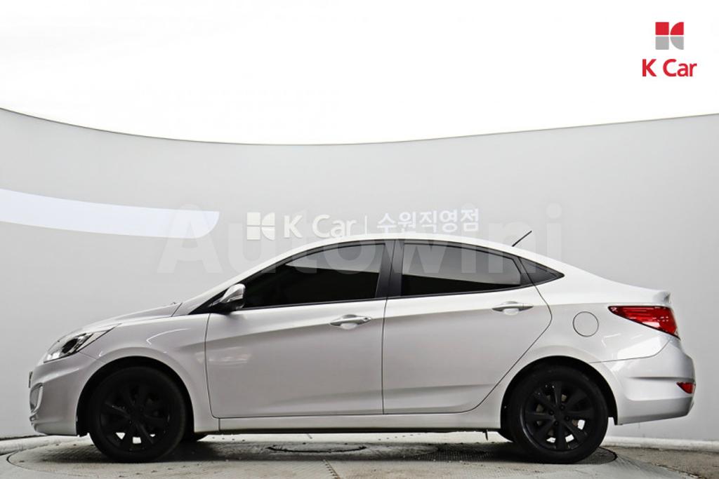 KMHCT41BEHU323822 2017 HYUNDAI ACCENT  1.4 VVT MORDERN-1