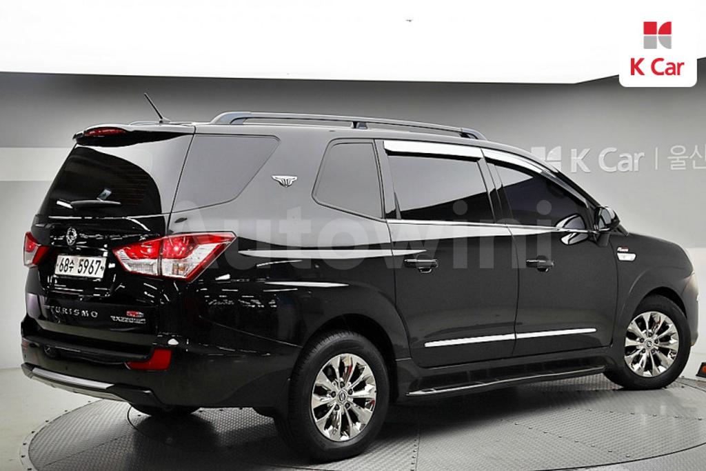 2016 SSANGYONG KORANDO TURISMO 4WD RX 9 SEATS - 4