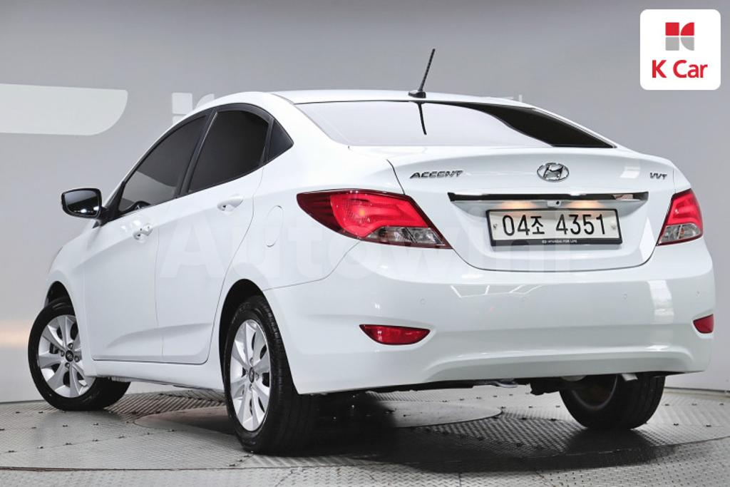 KMHCT41BEHU305286 2017 HYUNDAI ACCENT  1.4 VVT MORDERN-3