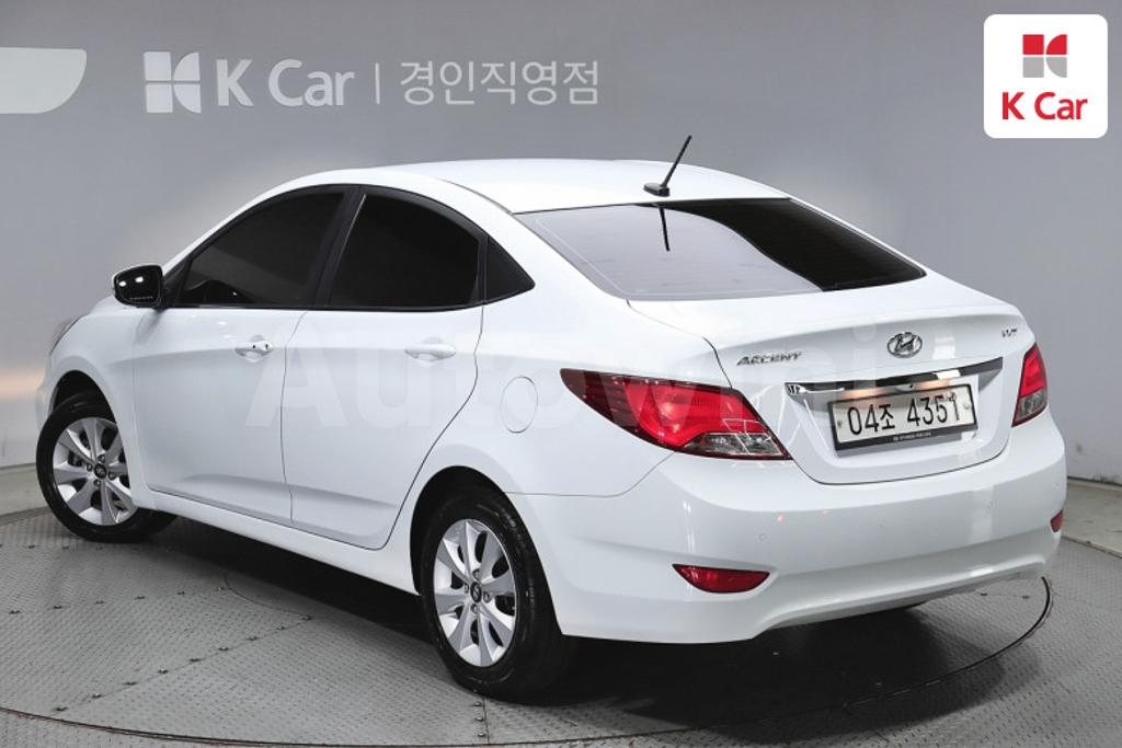 KMHCT41BEHU305286 2017 HYUNDAI ACCENT  1.4 VVT MORDERN-5