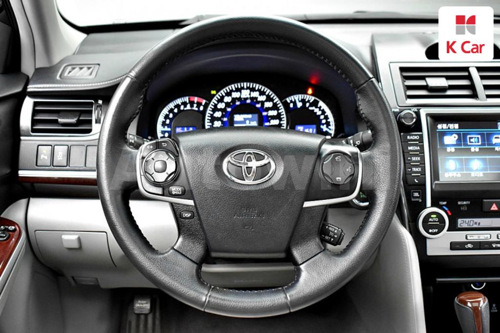 2013 TOYOTA  CAMRY 2.5 XLE - 7