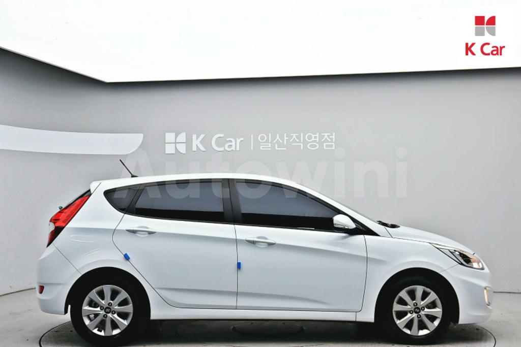 KMHCT51UGHU340263 2017 HYUNDAI ACCENT  WIT DIESEL 1.6 VGT MORDERN-1