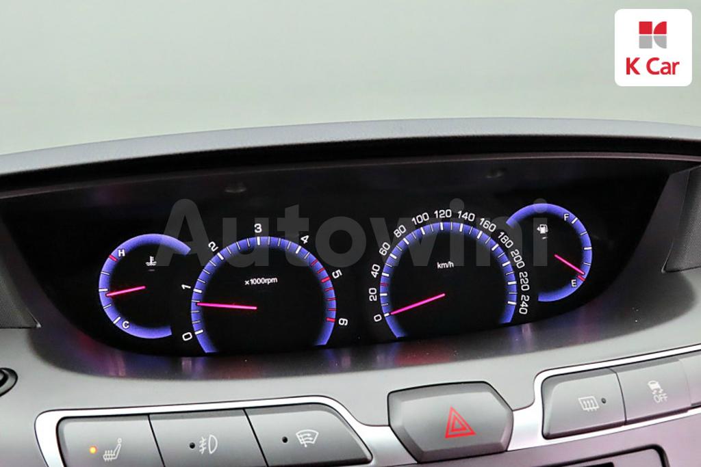 2016 SSANGYONG KORANDO TURISMO 4WD OUTDOOR EDITION 9 SEATS - 11