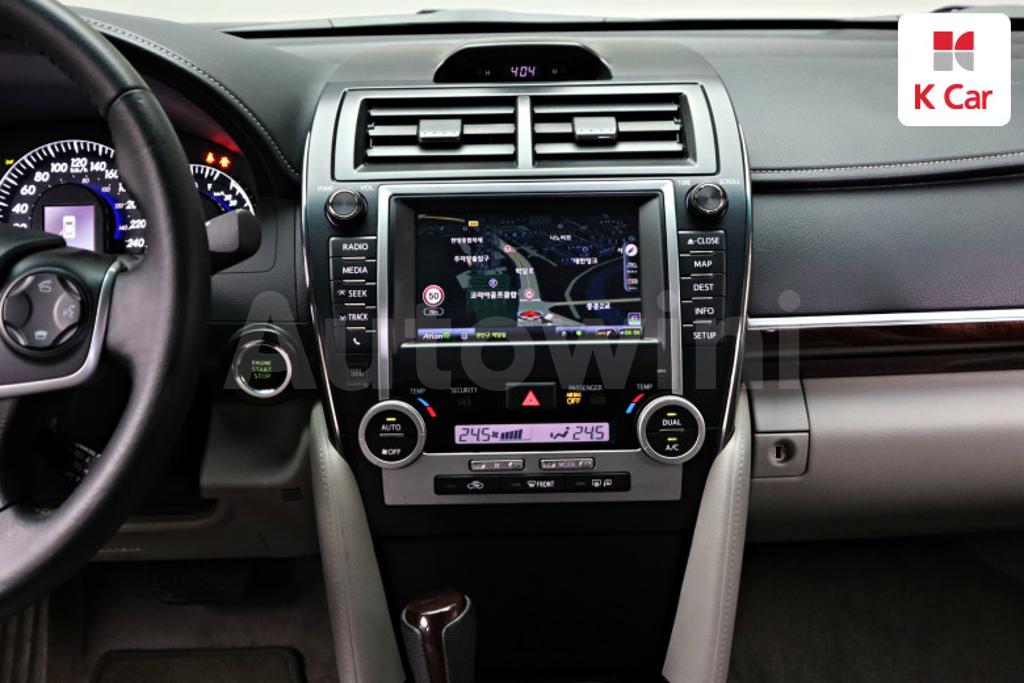 2013 TOYOTA  CAMRY 2.5 XLE - 7