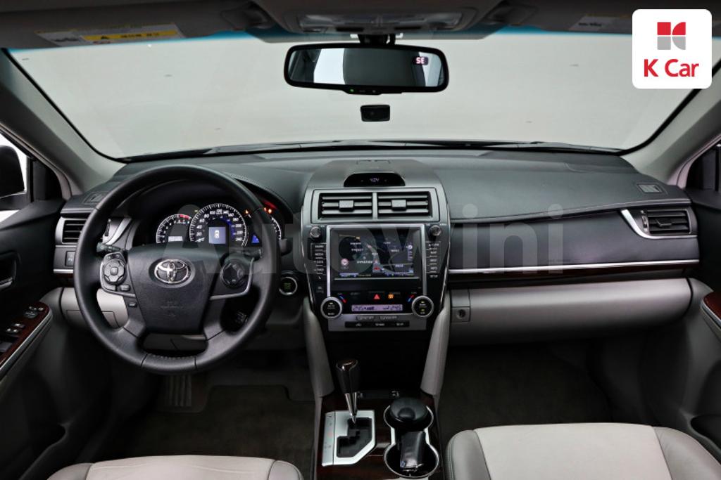 2013 TOYOTA  CAMRY 2.5 XLE - 8