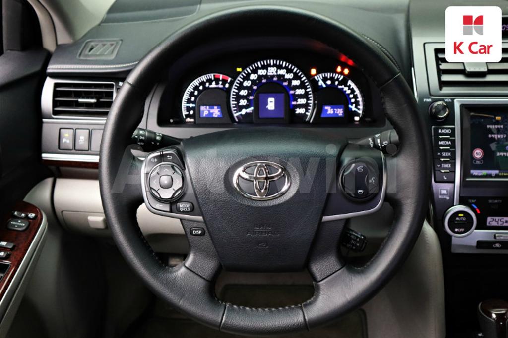 2013 TOYOTA  CAMRY 2.5 XLE - 9
