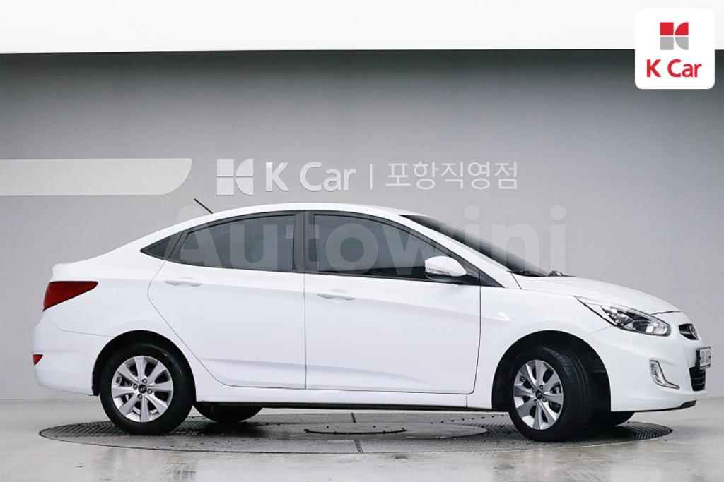 KMHCT41BEHU278878 2017 HYUNDAI ACCENT  1.4 VVT MORDERN-4