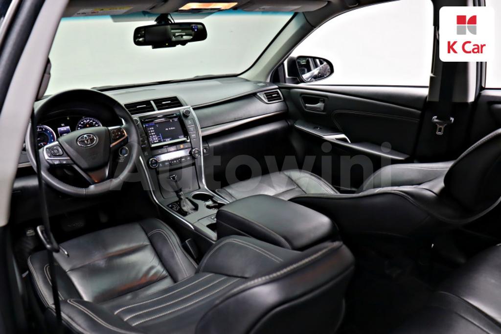 2017 TOYOTA  CAMRY 2.5 XLE - 9