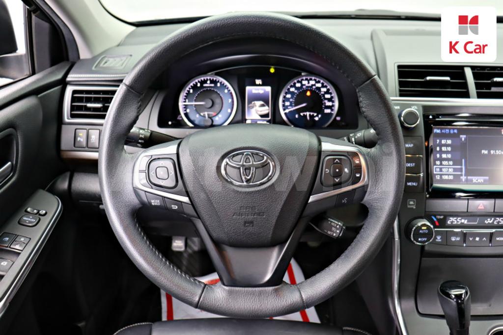 2017 TOYOTA  CAMRY 2.5 XLE - 11