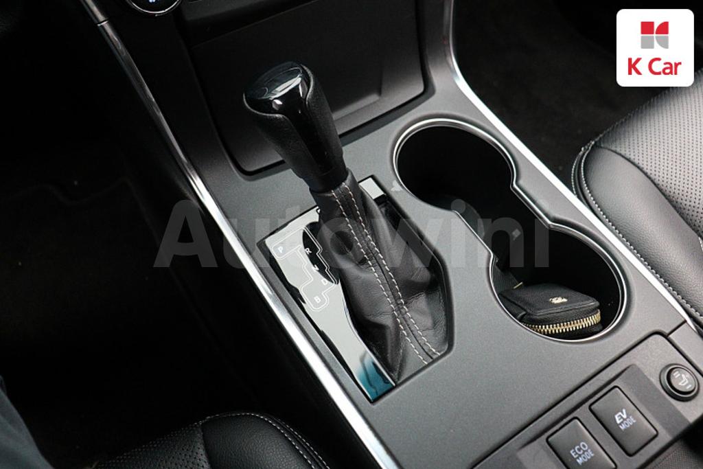 2017 TOYOTA  CAMRY HYBRID LE - 14