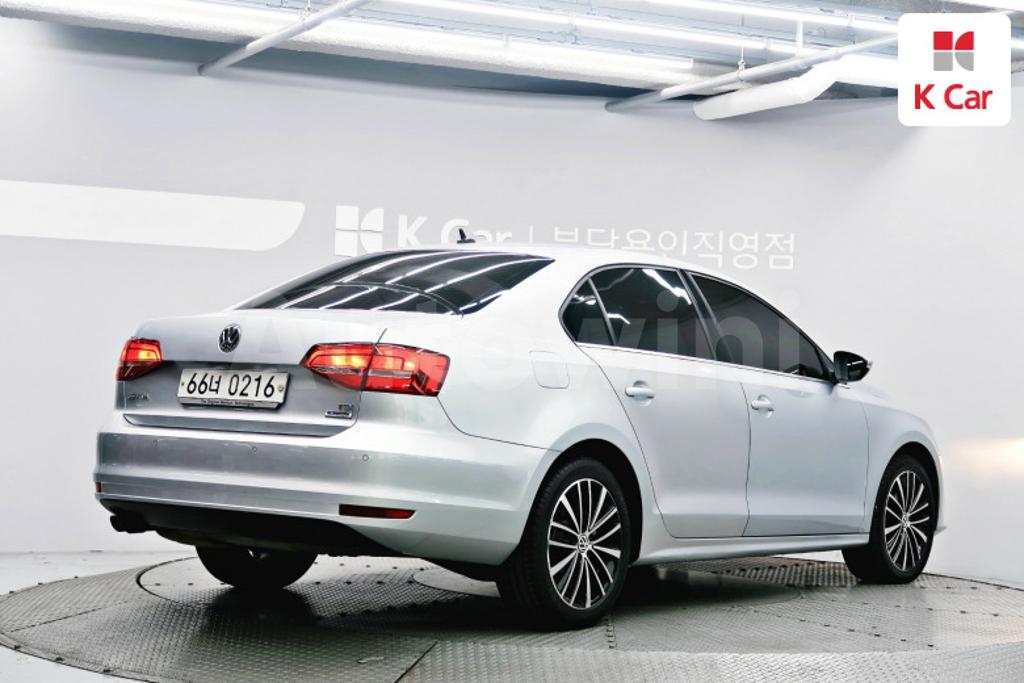 WVWZZZ16ZFM025029 2015 VOLKSWAGEN  JETTA 2.0 TDI BLUE-MOTION-3