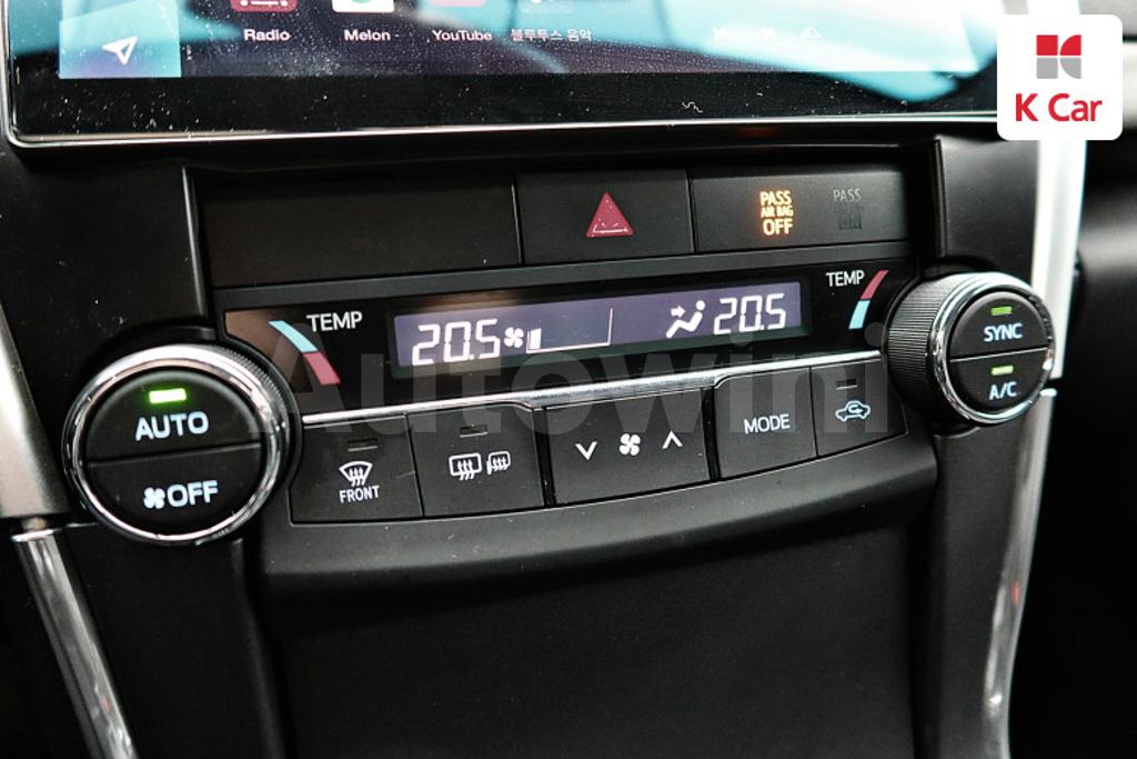 2015 TOYOTA  CAMRY 2.5 XLE - 12