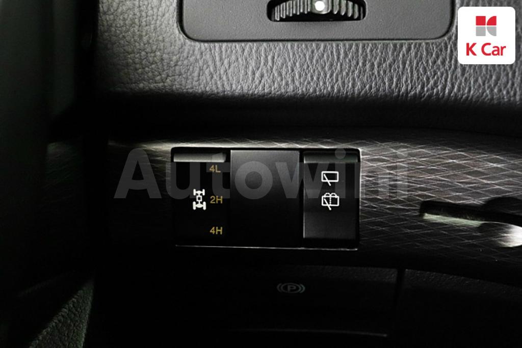 2018 SSANGYONG KORANDO TURISMO 4WD TX 9 SEATS - 12