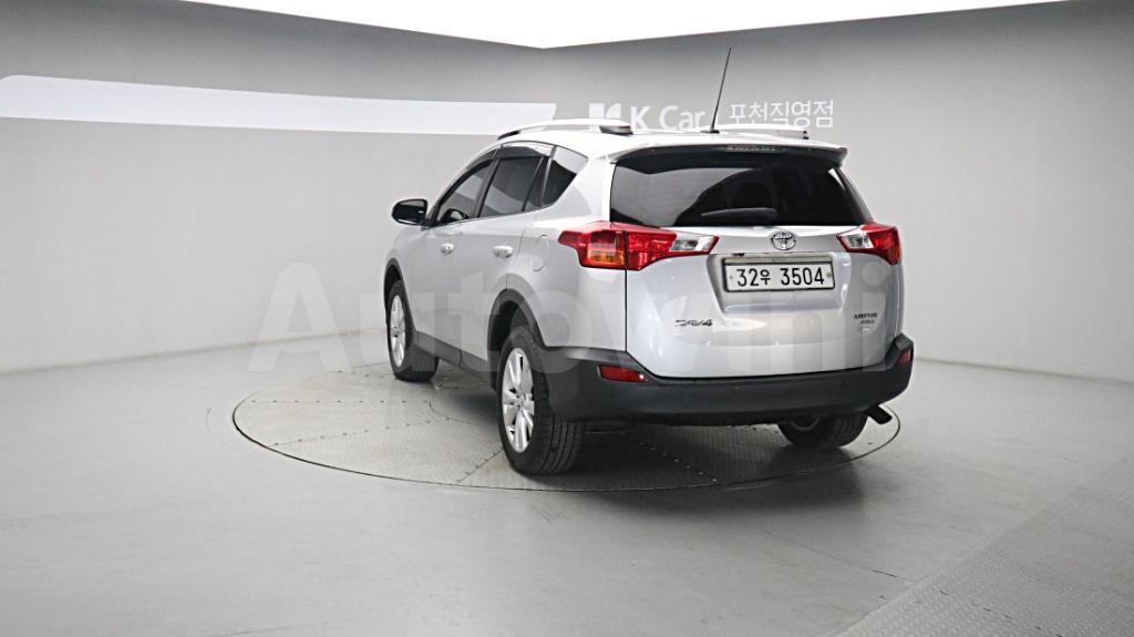 2015 TOYOTA RAV4 2.5 4WD - 8