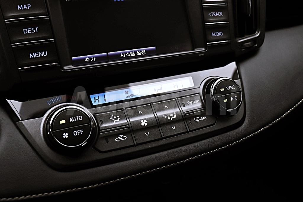 2015 TOYOTA RAV4 2.5 4WD - 17