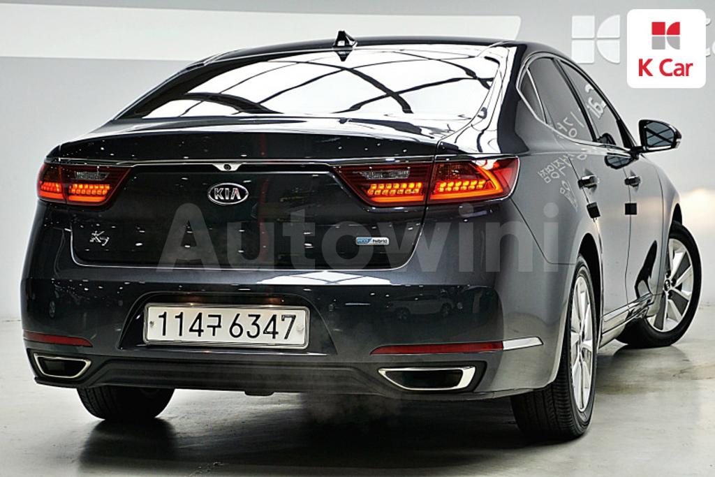 KNALA41GBHA004555 2017 KIA  K7 HYBRID CADENZA PRESTIGE-1